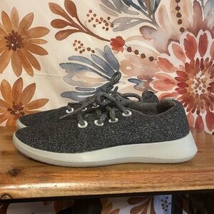 Allbirds Womens 7 Grey Wool Runner Casual Neutral Preppy Fall Winter Sneakers